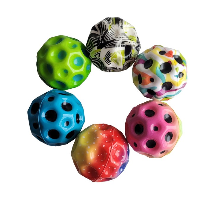 Piłeczka odbijająca się Super Bouncing Ball maziaje